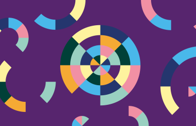 Grafik for Spotlight. Lilla baggrund med en cirkel i flere farver i midten og en masse halvcirkler rundt om i flere farver. Grafik for Spotlight. Lilla baggrund med en cirkel i flere farver i midten og en masse halvcirkler rundt om i flere farver.